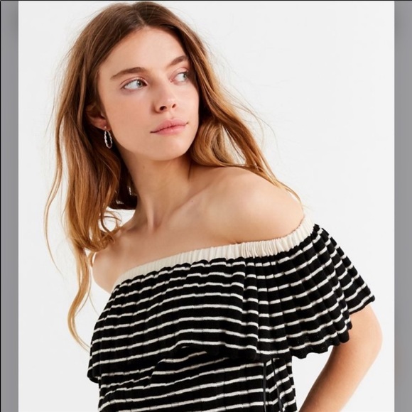 Urban Outfitters off the shoulder ruffle top black and cream XSmall - Picture 6 of 10